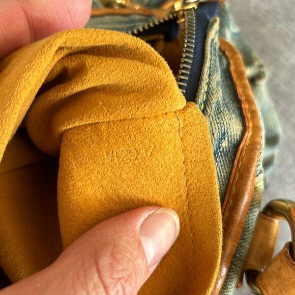 Authentic LOUIS VUITTON blue monogram denim NEO CABBY MM w/strap - Picture 16 of 16